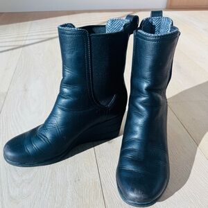 Ugg Dupré Waterproof black Chelsea boots with wedge heel